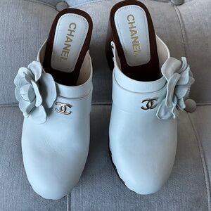 Chanel White Leather Clogs in Like New Condition Size 39